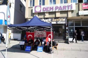 musta evlat nobeti devam ediyor Tap7zaaD.jpg